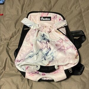 2 pet carriers!!! Set with backpack and crossbody carrier .
